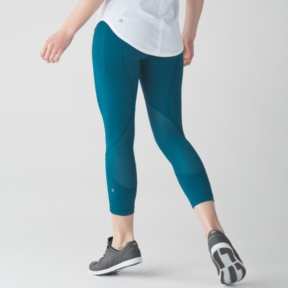 lululemon athletica Pants - Lululemon Pace Rival Tofino Teal Crop Size 8